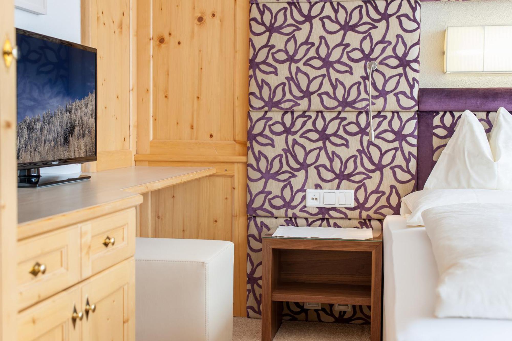 Hotel Gotthard-Zeit Obergurgl Rum bild